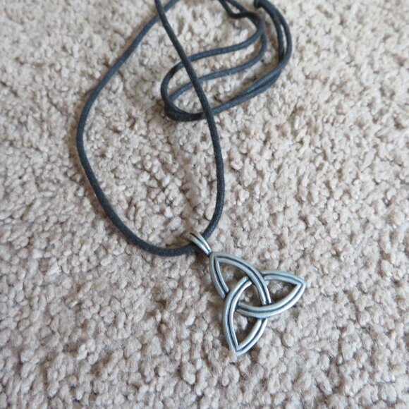 Celtic Knot Silver Pendant Adjustable Necklace - Picture 3 of 4